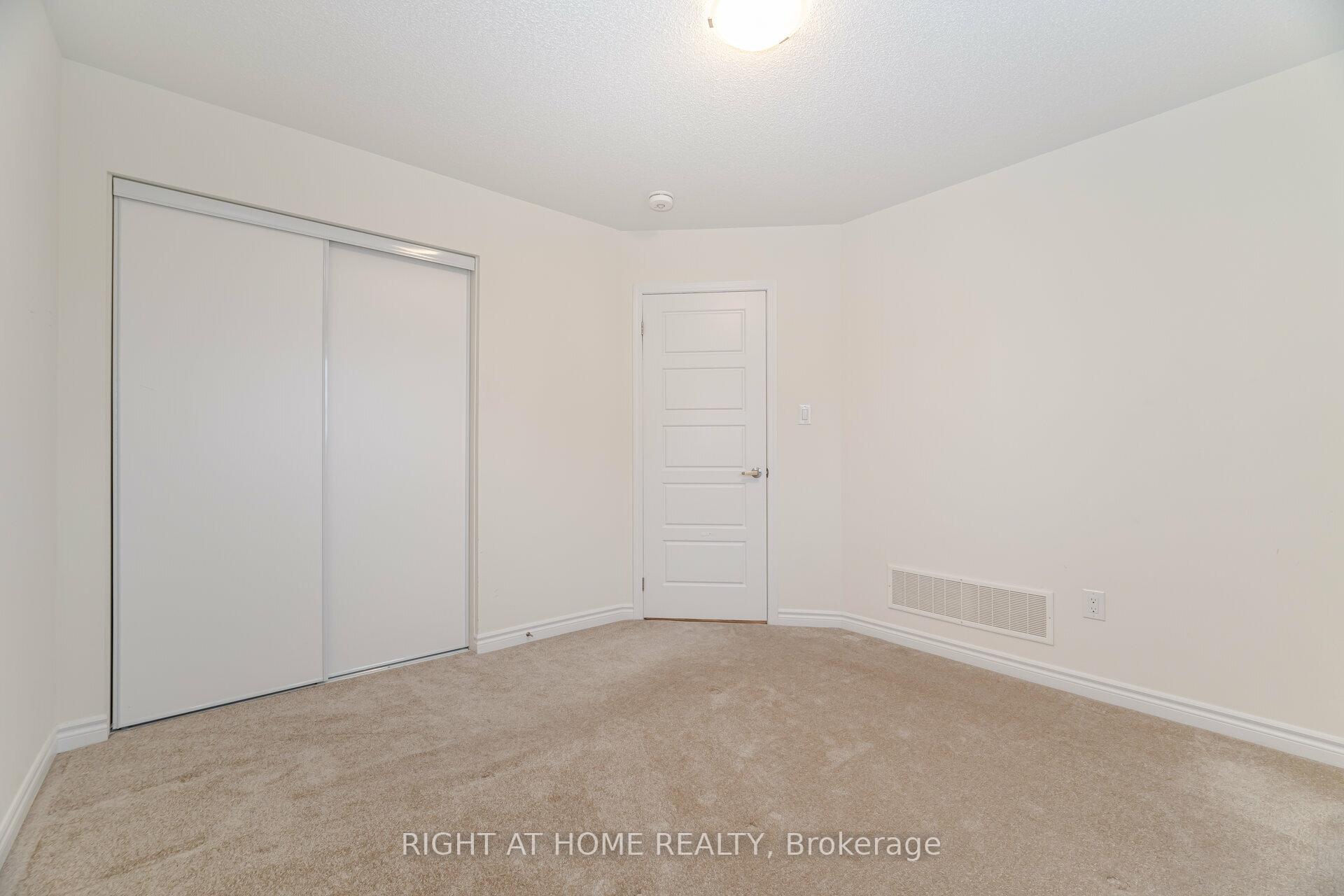 Photo 33 of 908 Sumac Gardens, Milton, Cobban — HOMEH