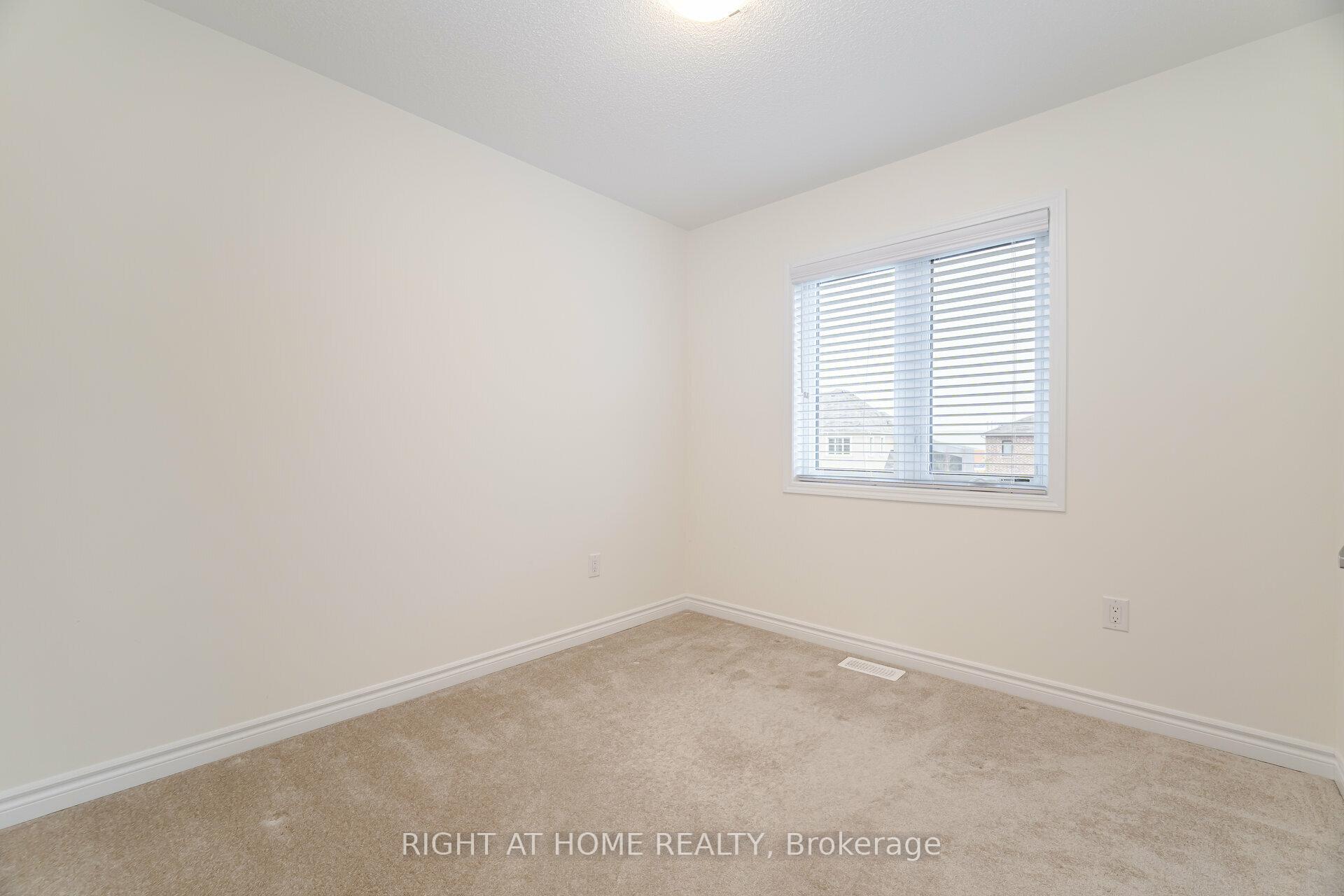Photo 34 of 908 Sumac Gardens, Milton, Cobban — HOMEH