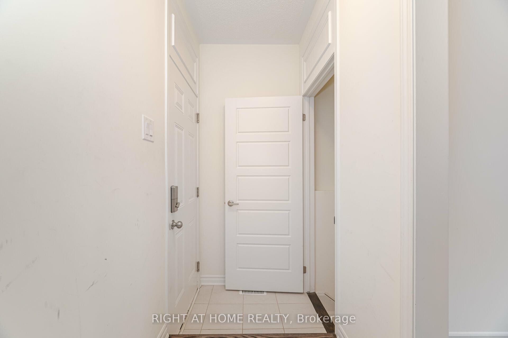Photo 39 of 908 Sumac Gardens, Milton, Cobban — HOMEH