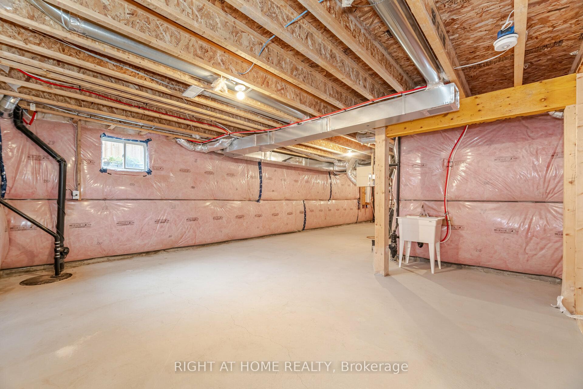 Photo 41 of 908 Sumac Gardens, Milton, Cobban — HOMEH
