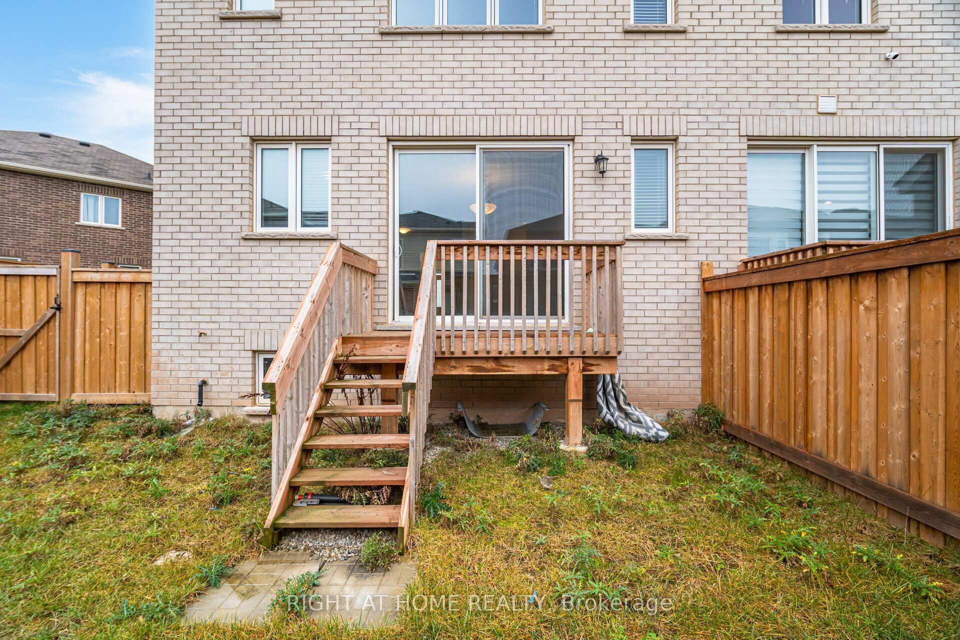 Photo 46 of 908 Sumac Gardens, Milton, Cobban — HOMEH