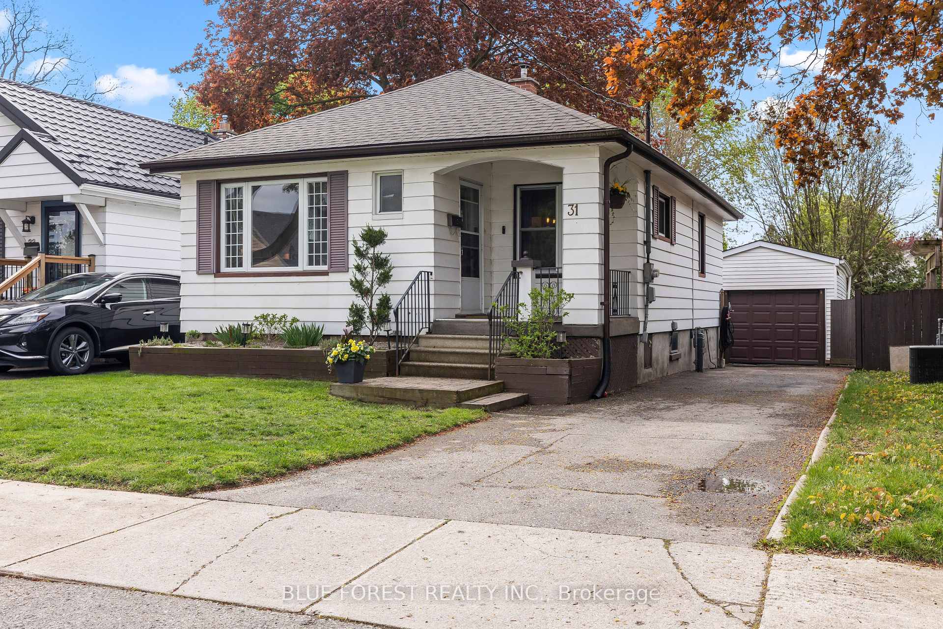 Front of 31 Eastman Avenue