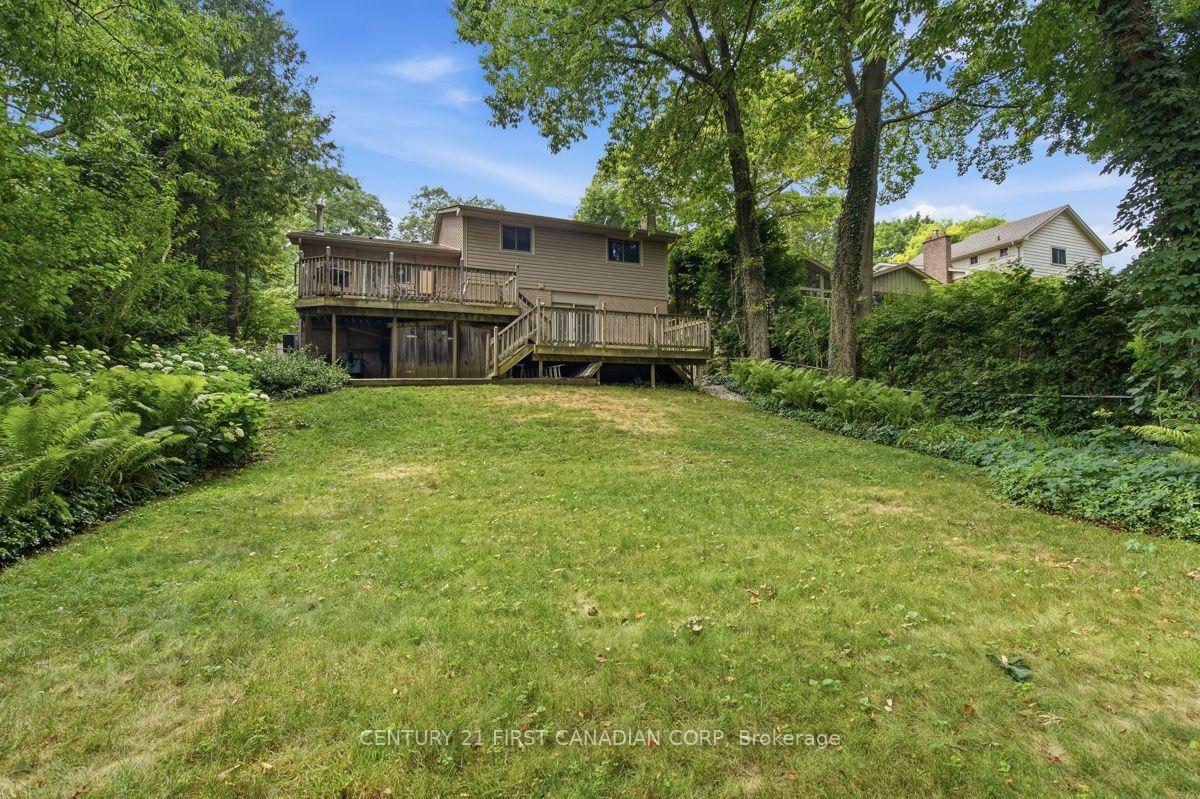 Photo 3 of 46 Ski Valley Crescent, London, South K — HOMEH
