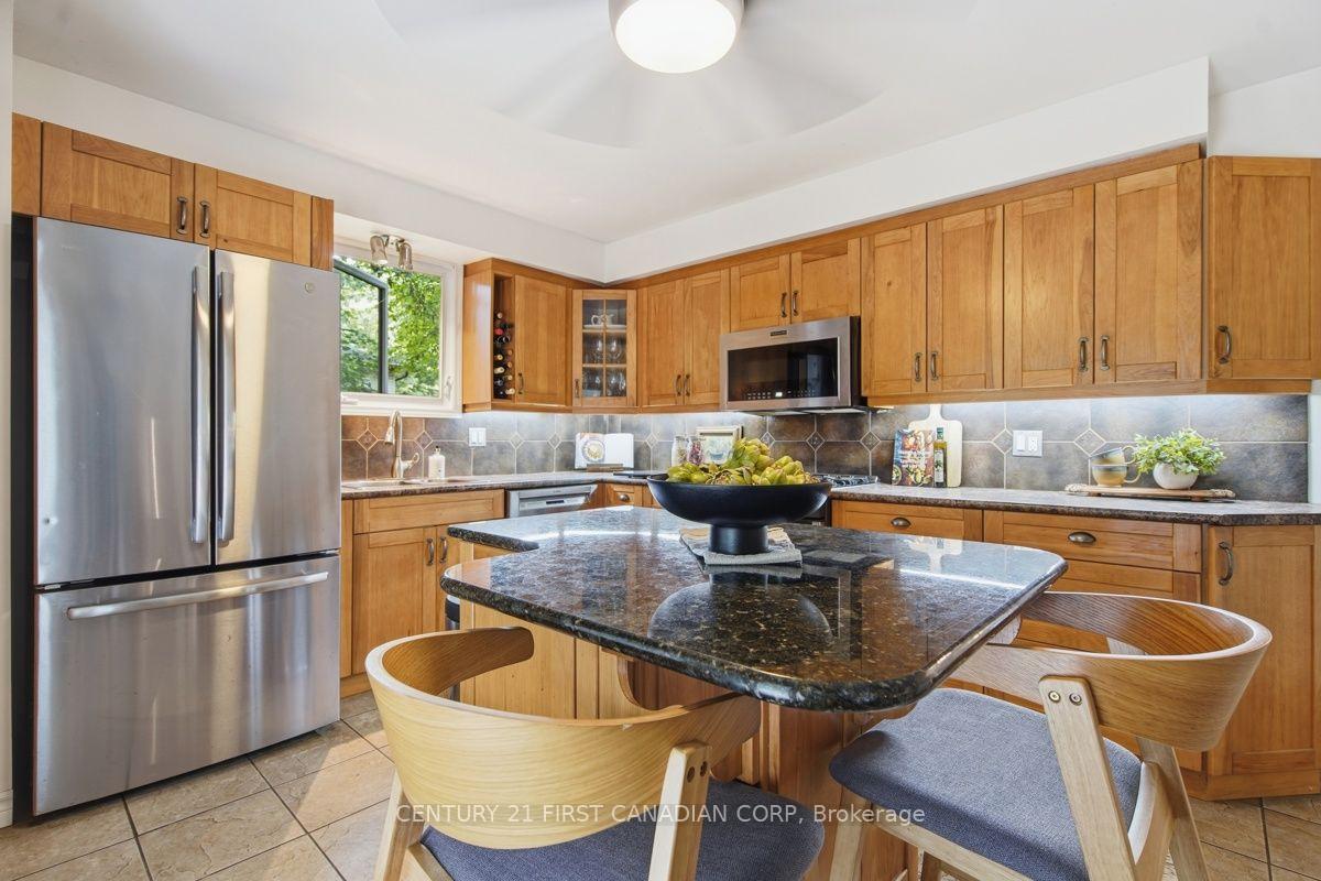 Photo 9 of 46 Ski Valley Crescent, London, South K — HOMEH