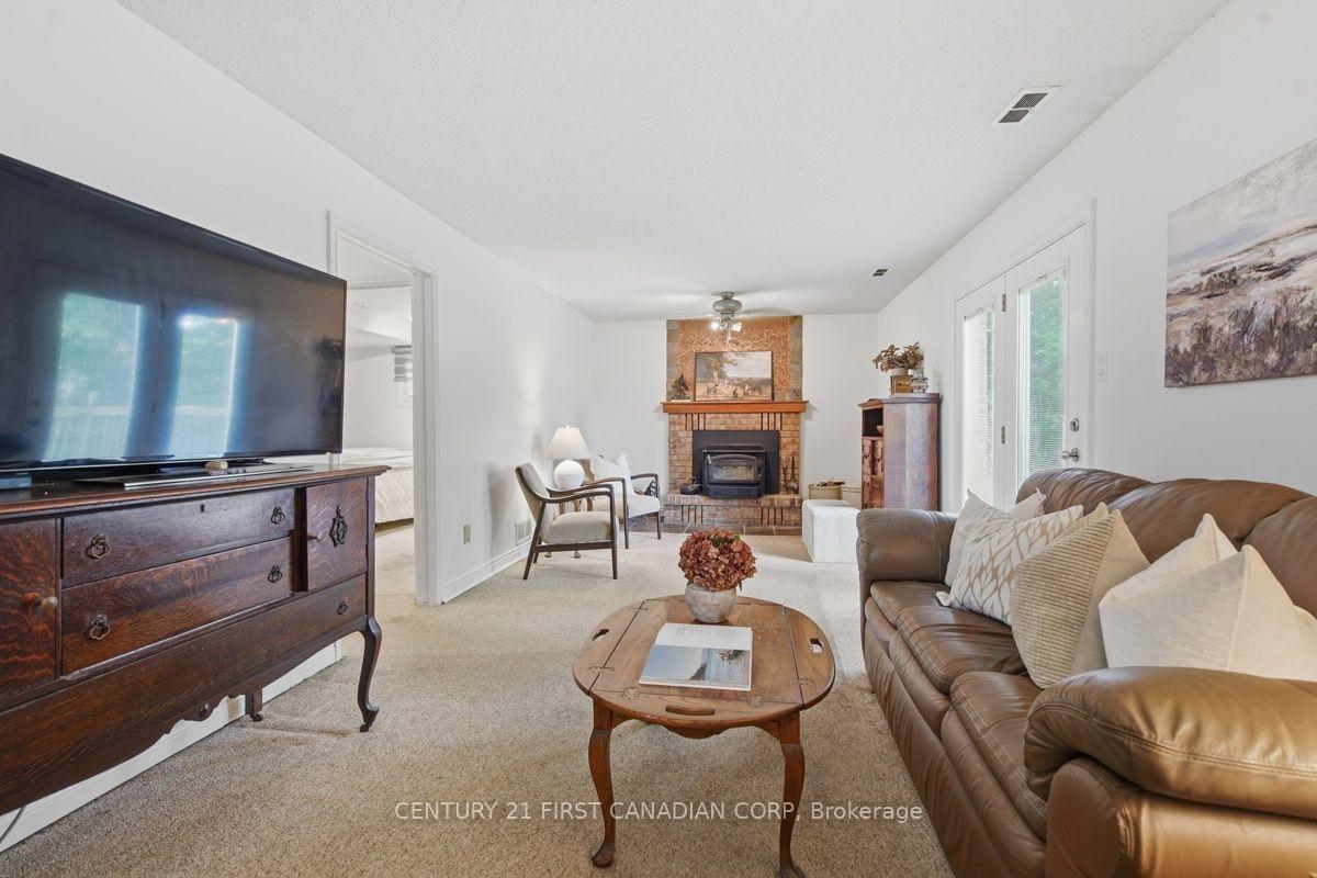 Photo 12 of 46 Ski Valley Crescent, London, South K — HOMEH