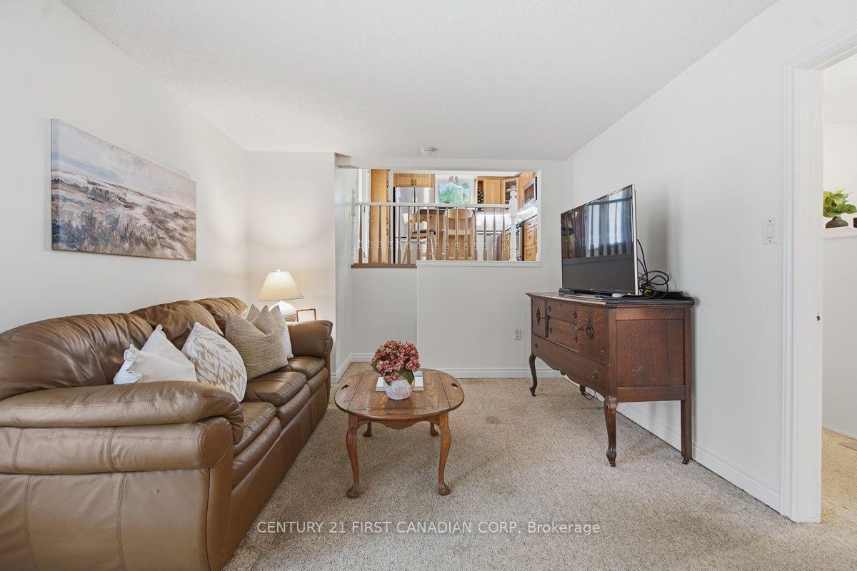 Photo 14 of 46 Ski Valley Crescent, London, South K — HOMEH
