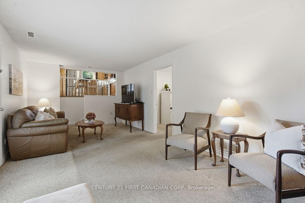 Photo 16 of 46 Ski Valley Crescent, London, South K — HOMEH
