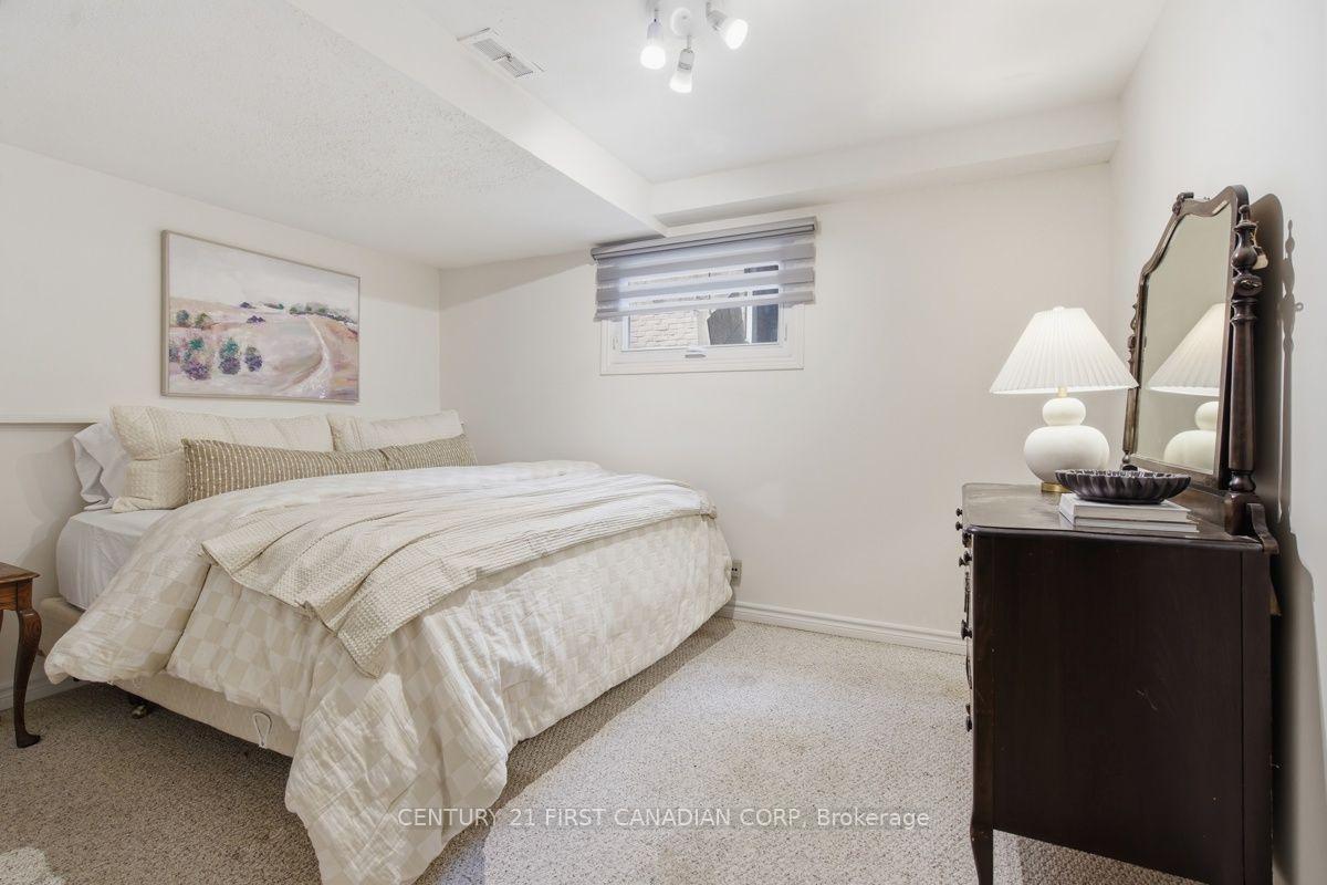 Photo 18 of 46 Ski Valley Crescent, London, South K — HOMEH