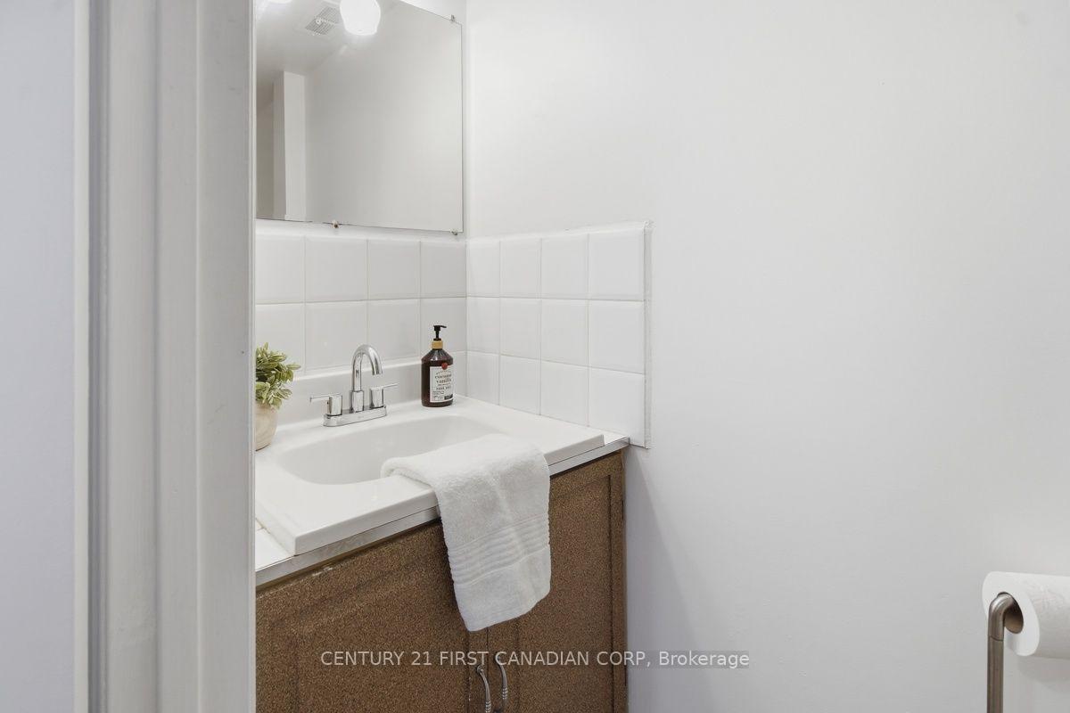 Photo 19 of 46 Ski Valley Crescent, London, South K — HOMEH