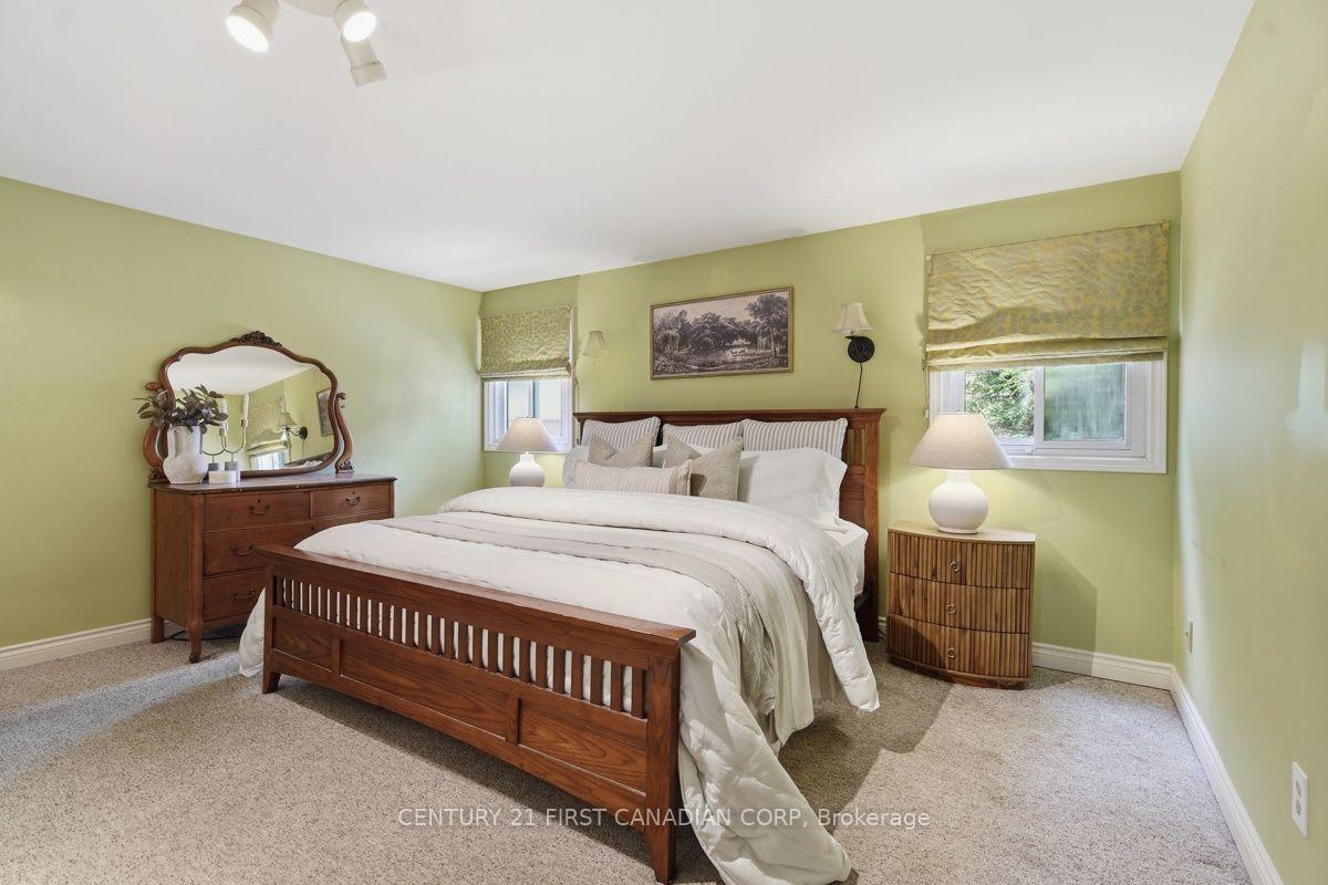 Photo 20 of 46 Ski Valley Crescent, London, South K — HOMEH