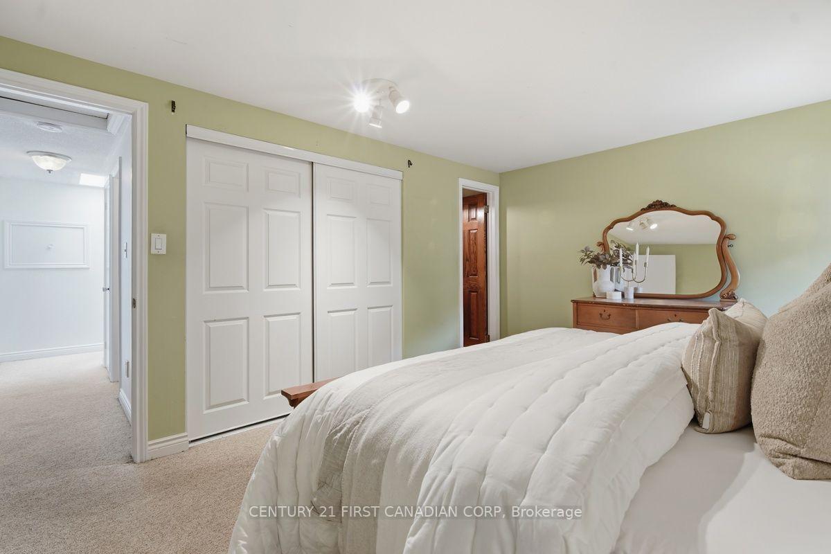 Photo 21 of 46 Ski Valley Crescent, London, South K — HOMEH