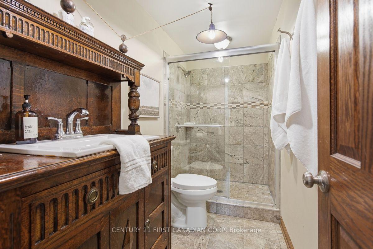 Photo 22 of 46 Ski Valley Crescent, London, South K — HOMEH