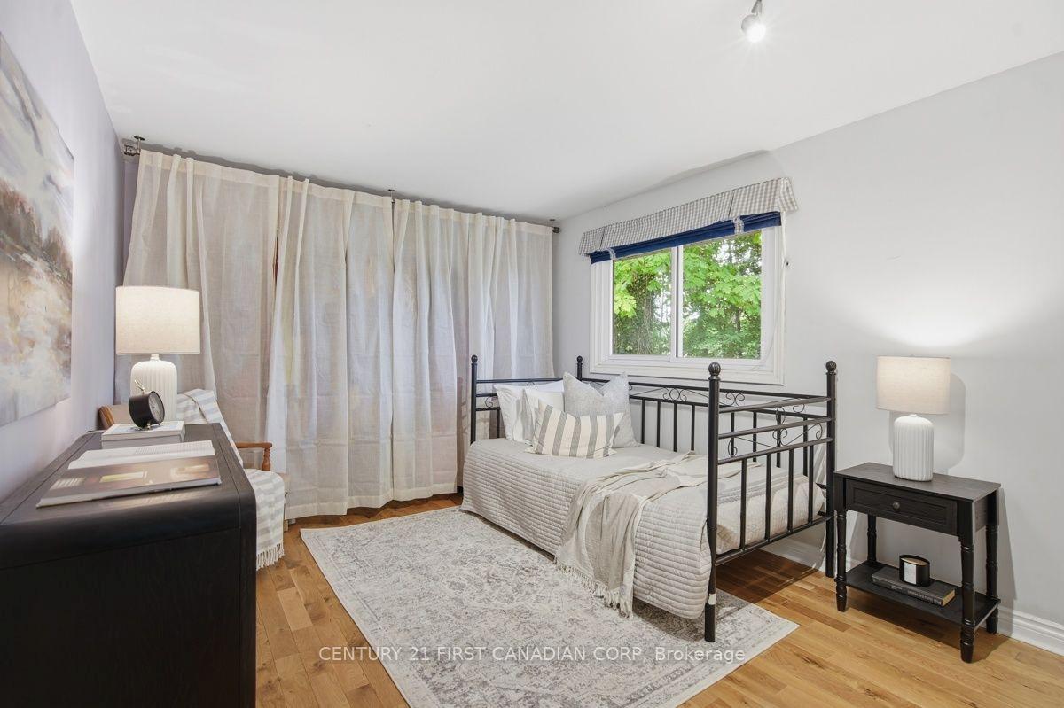 Photo 23 of 46 Ski Valley Crescent, London, South K — HOMEH