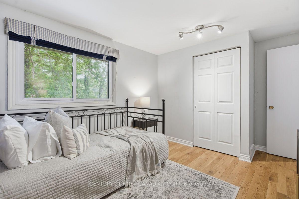 Photo 24 of 46 Ski Valley Crescent, London, South K — HOMEH