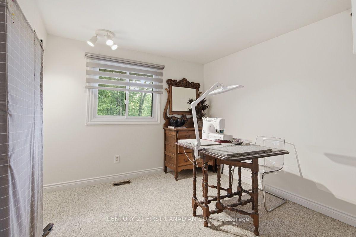 Photo 25 of 46 Ski Valley Crescent, London, South K — HOMEH