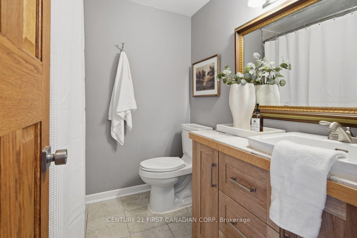 Photo 26 of 46 Ski Valley Crescent, London, South K — HOMEH