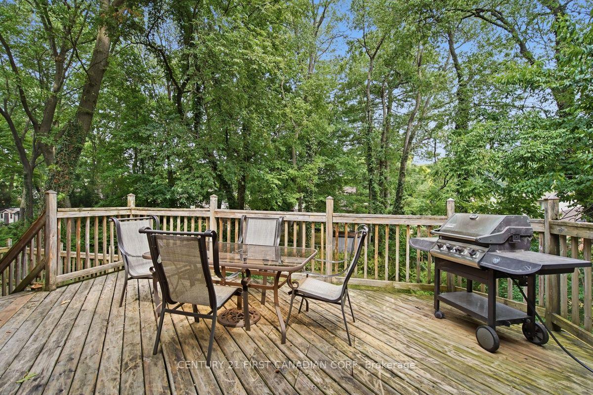 Photo 29 of 46 Ski Valley Crescent, London, South K — HOMEH