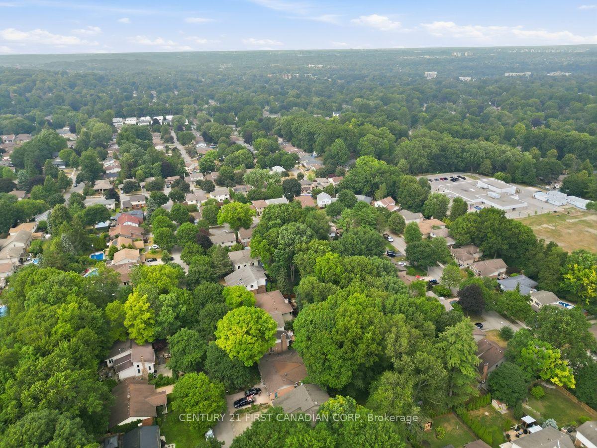 Photo 33 of 46 Ski Valley Crescent, London, South K — HOMEH