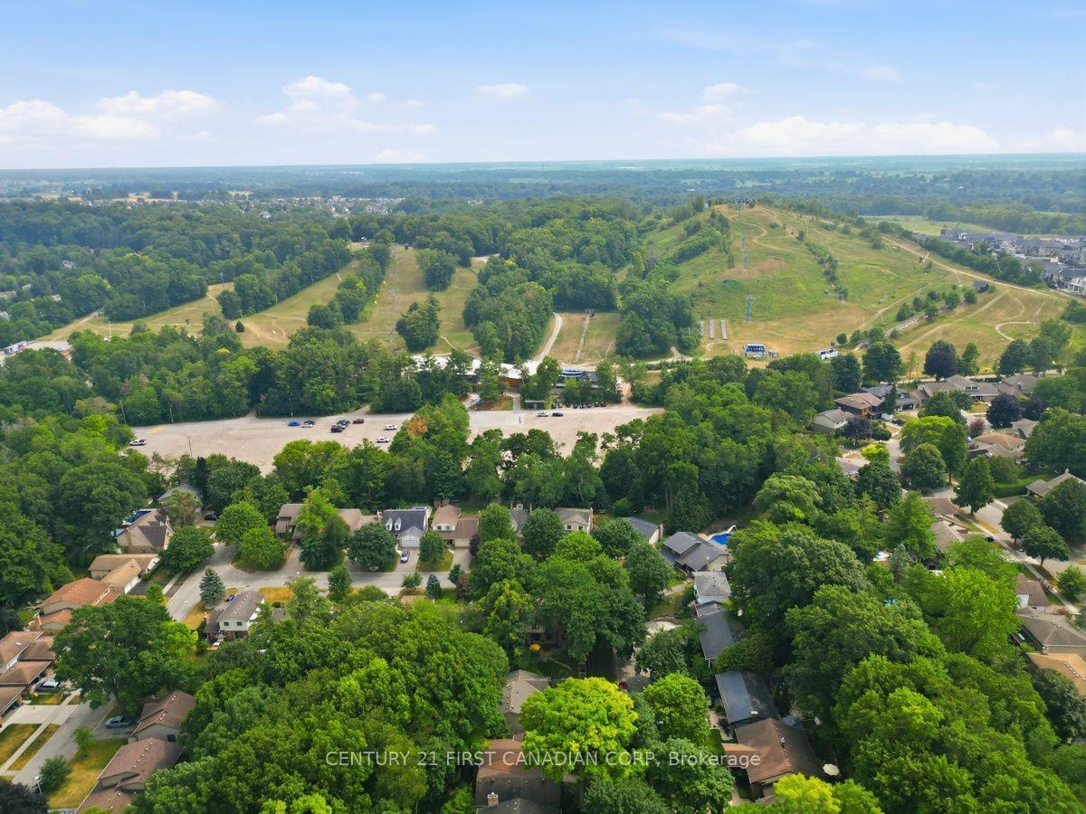 Photo 34 of 46 Ski Valley Crescent, London, South K — HOMEH