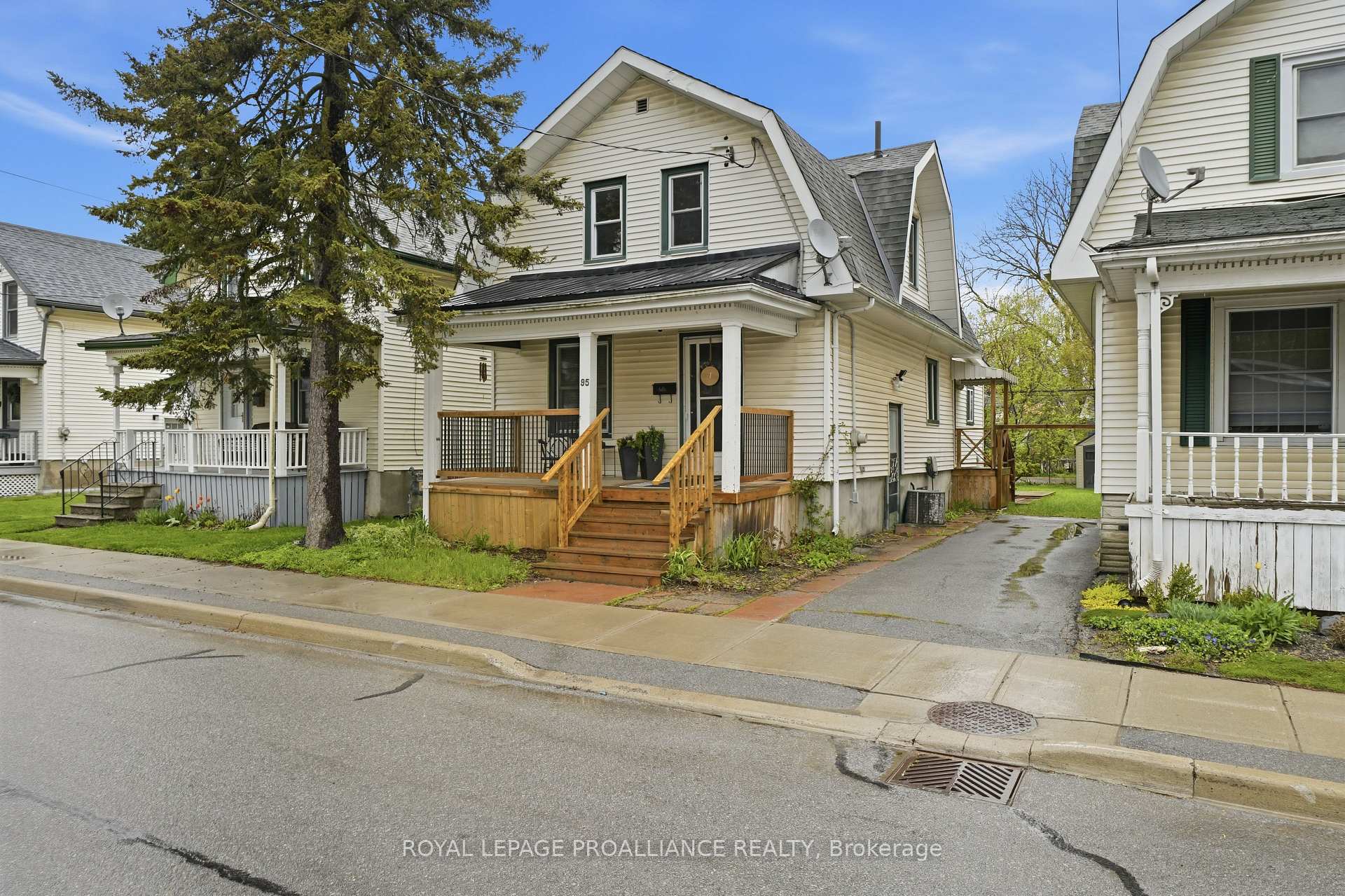 Photo 2 of 95 Chatham Street, Belleville, Belleville Ward — HOMEH