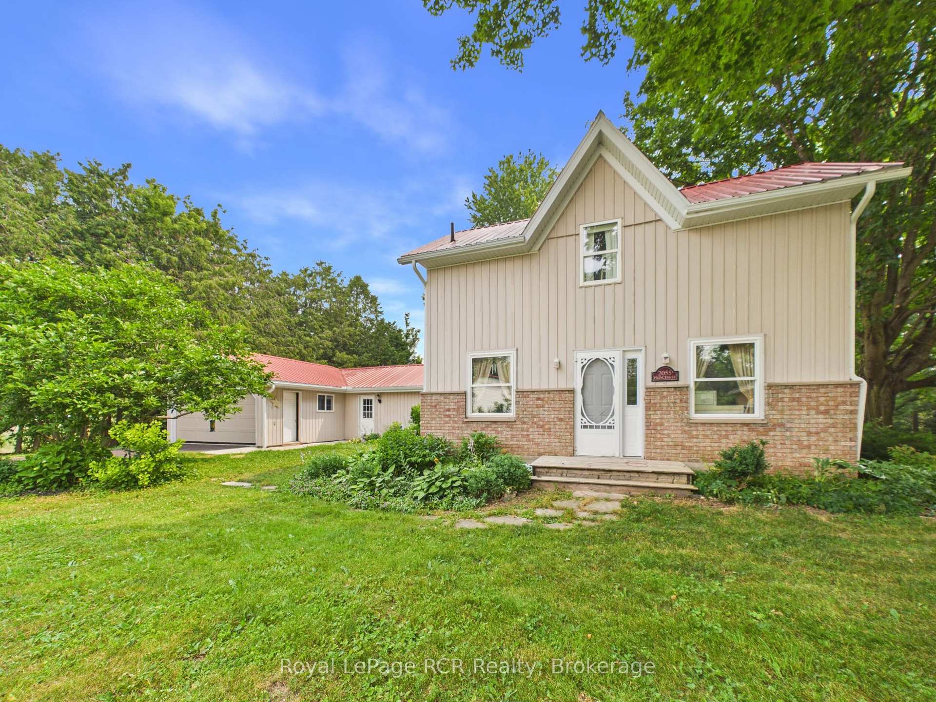 Photo of 2055 Princess Street S