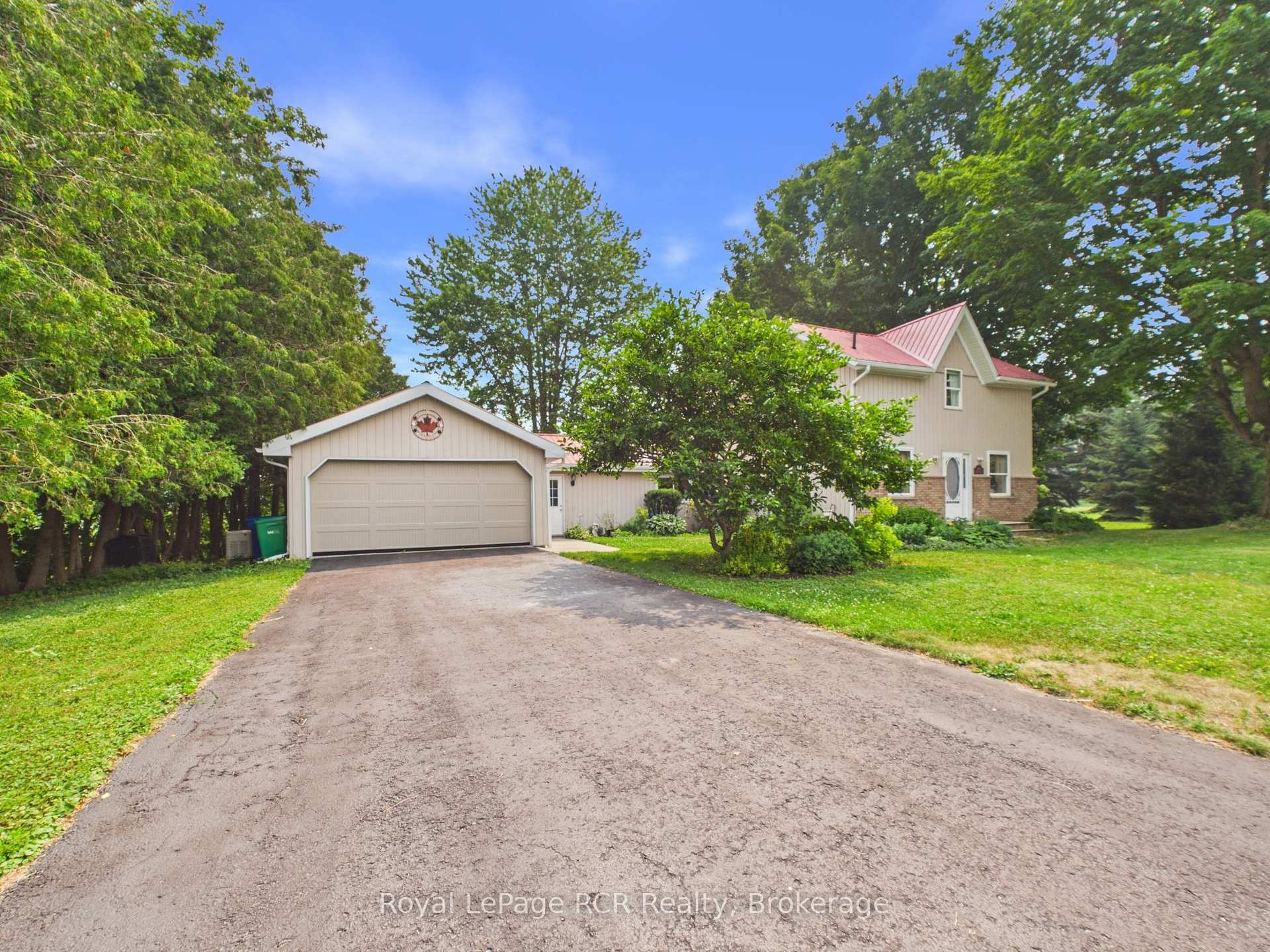 Photo 2 of 2055 Princess Street S, Howick — HOMEH