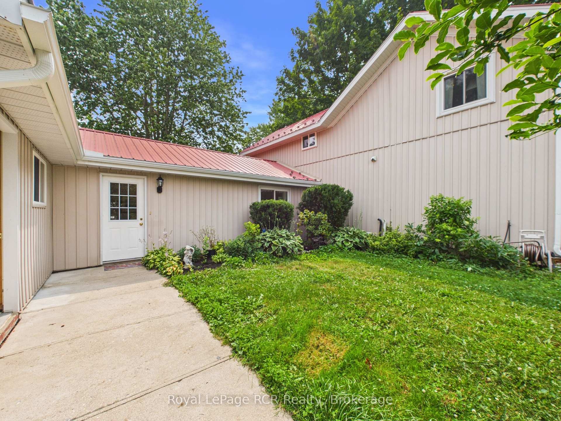Photo 5 of 2055 Princess Street S, Howick — HOMEH