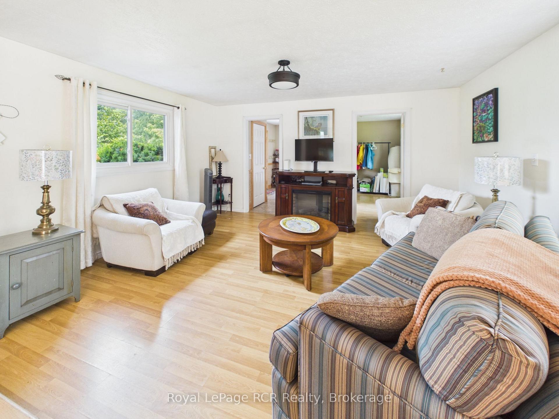 Photo 9 of 2055 Princess Street S, Howick — HOMEH