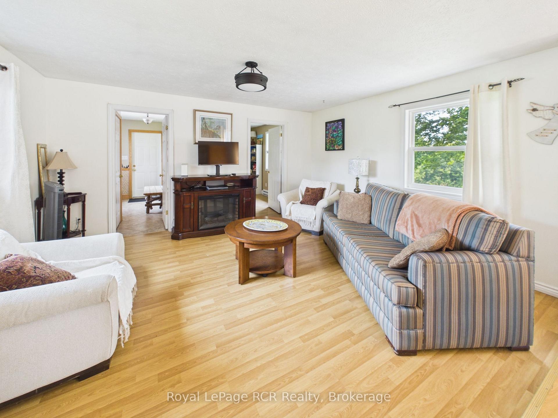 Photo 10 of 2055 Princess Street S, Howick — HOMEH