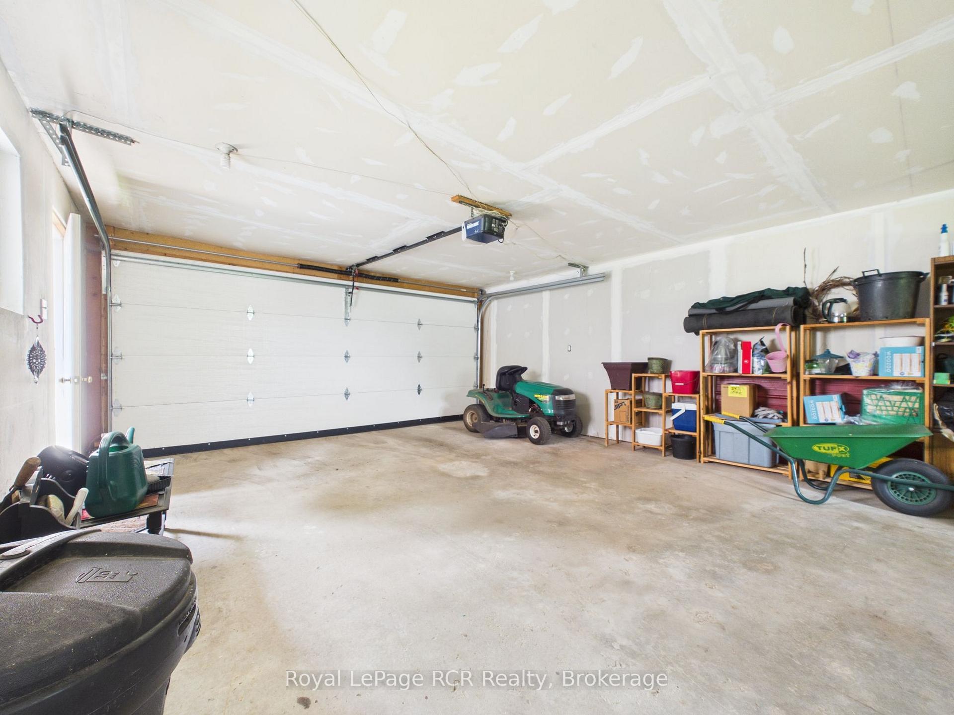 Photo 28 of 2055 Princess Street S, Howick — HOMEH