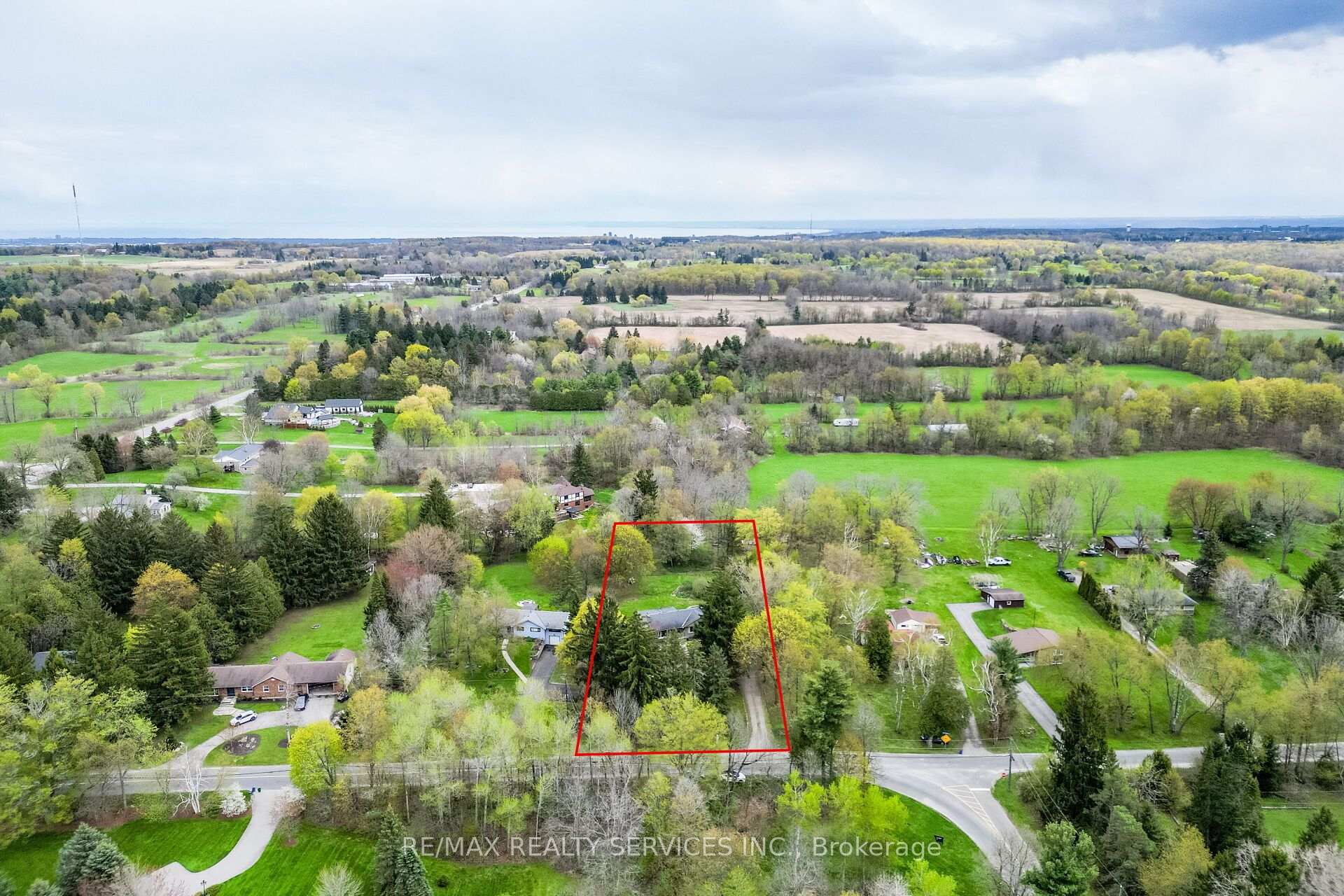 Photo 6 of 1368 2 Side Road, Burlington, Rural Burlington — HOMEH