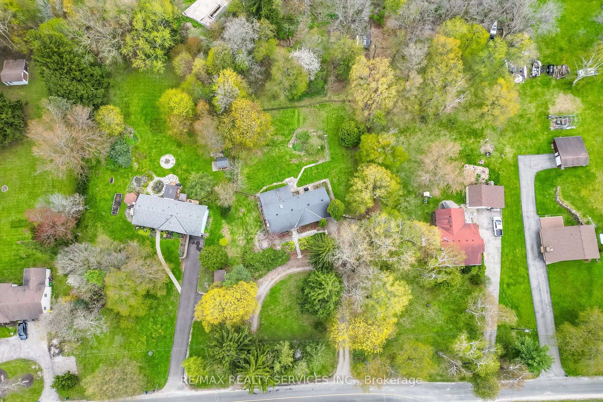 Photo 7 of 1368 2 Side Road, Burlington, Rural Burlington — HOMEH