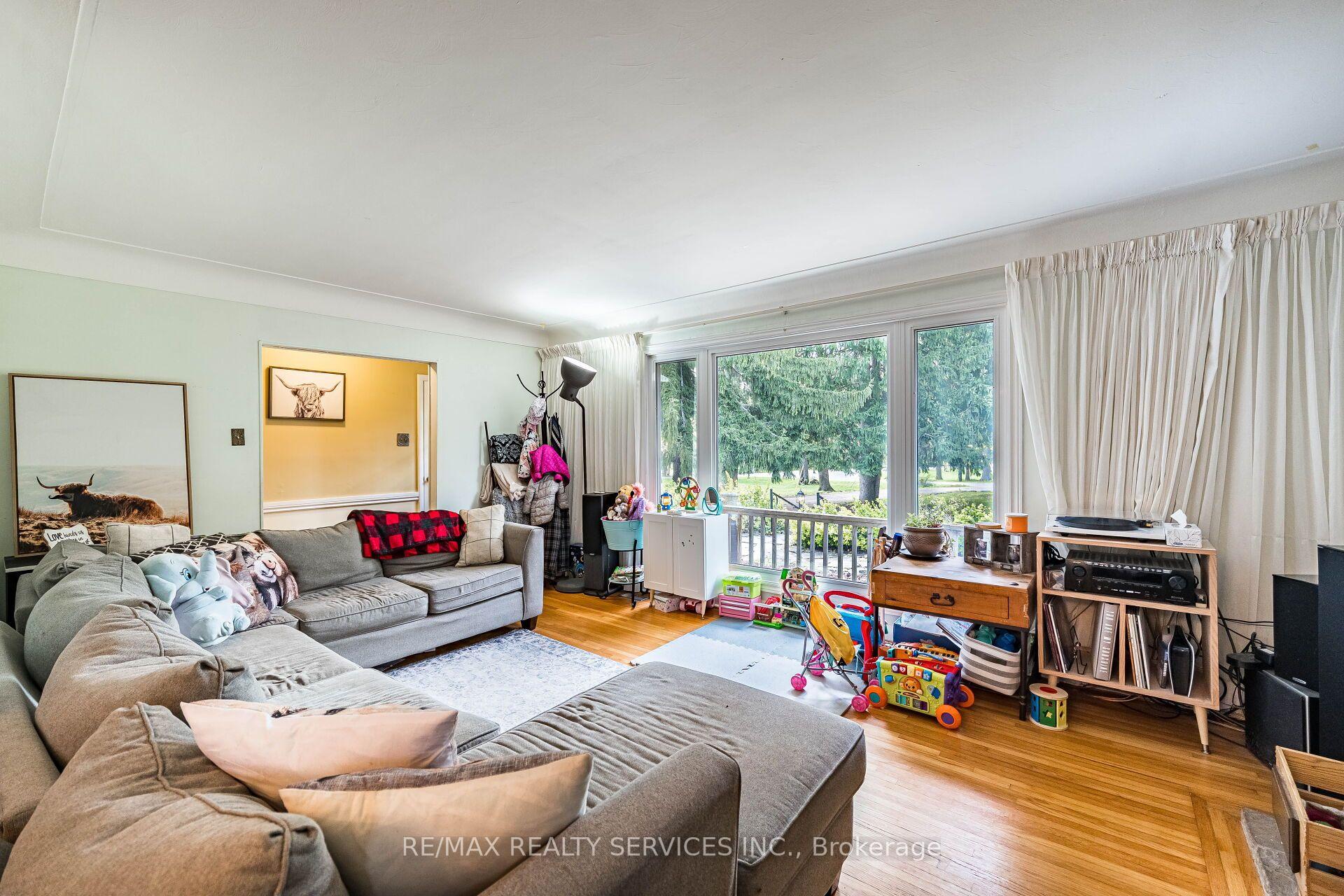 Photo 17 of 1368 2 Side Road, Burlington, Rural Burlington — HOMEH