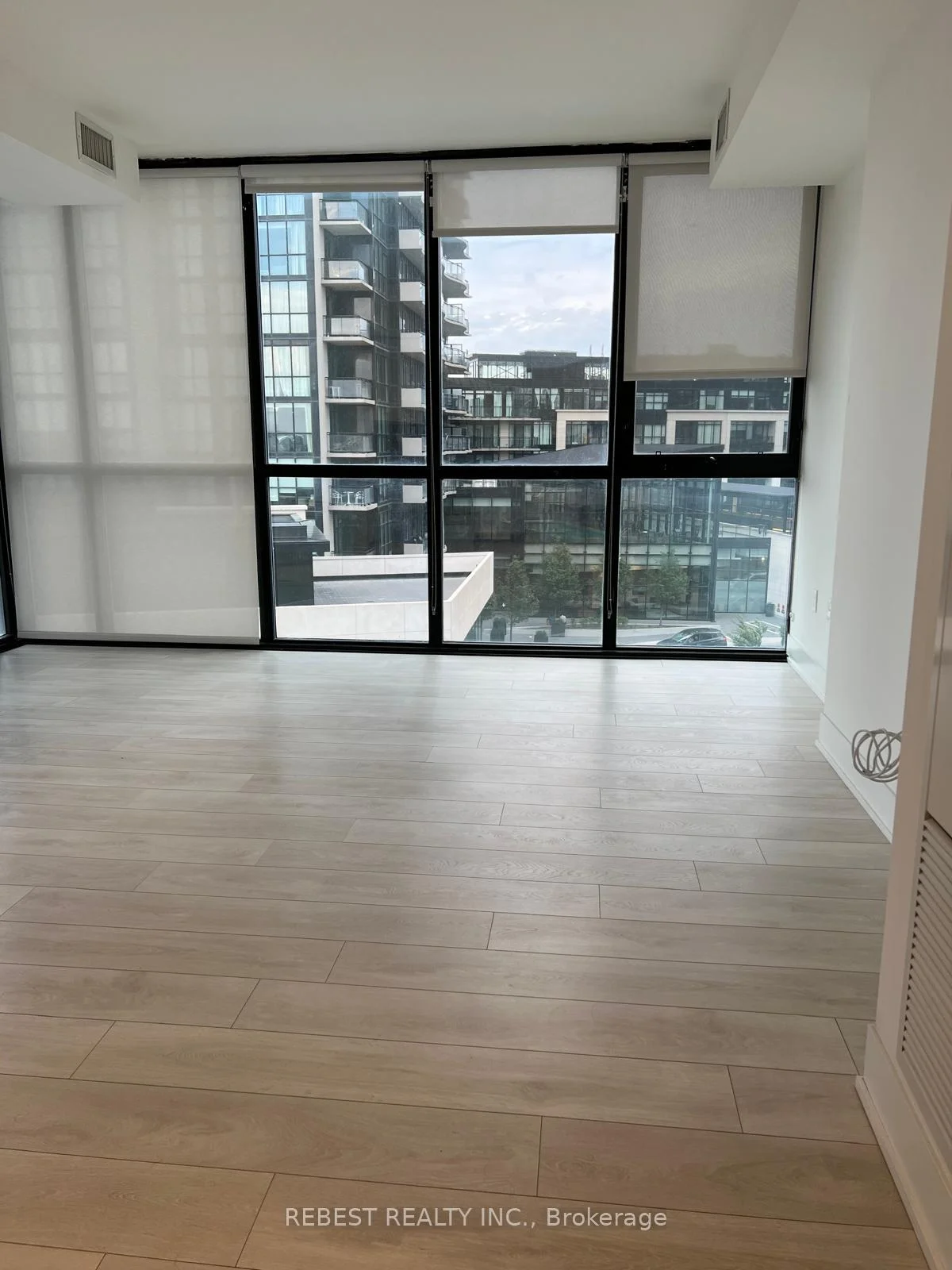 Photo 9 of Unit 402, 2908 Highway 7 Road, Vaughan, Concord — HOMEH