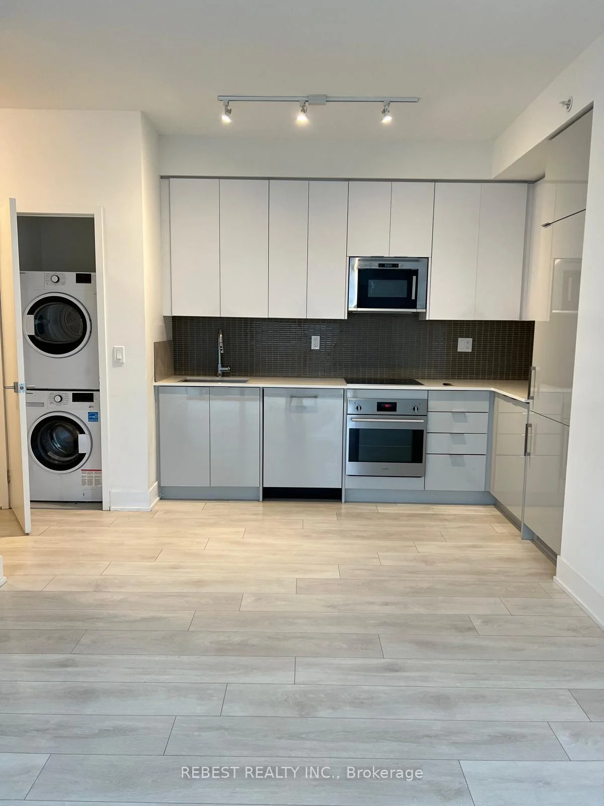Photo 25 of Unit 402, 2908 Highway 7 Road, Vaughan, Concord — HOMEH