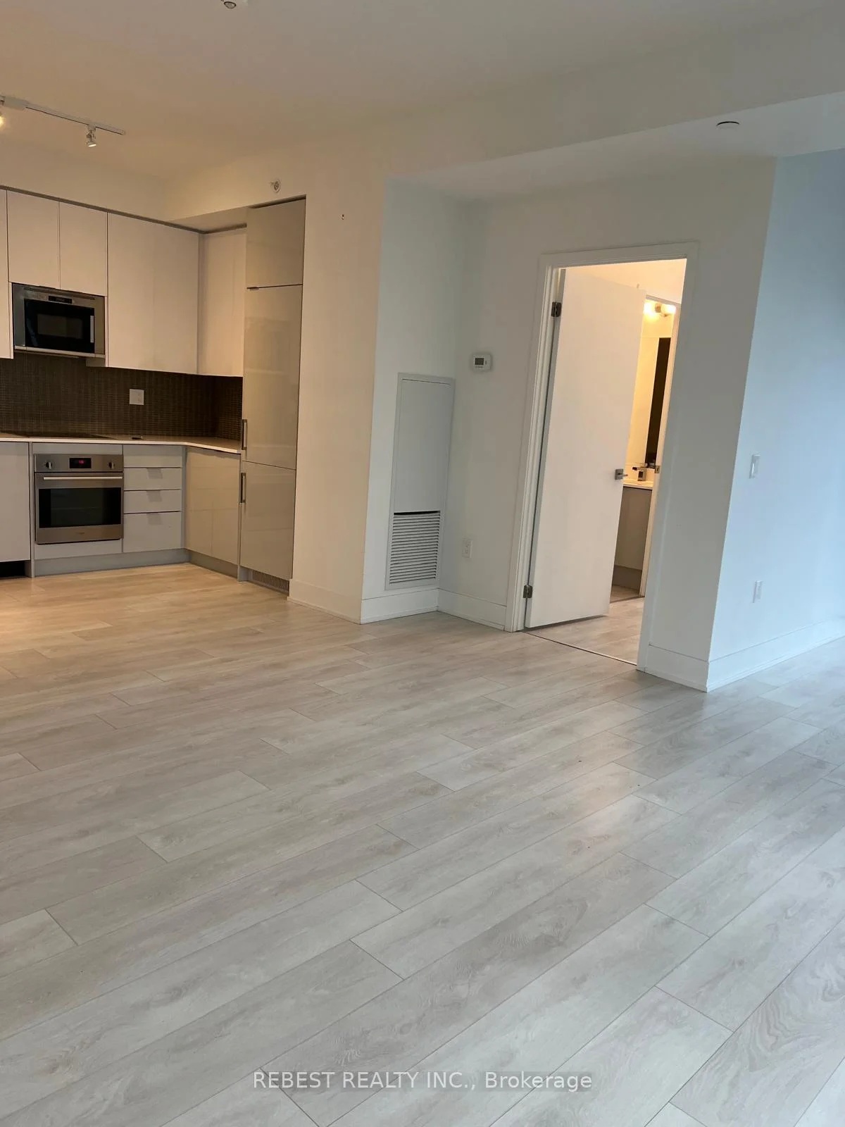 Photo 33 of Unit 402, 2908 Highway 7 Road, Vaughan, Concord — HOMEH