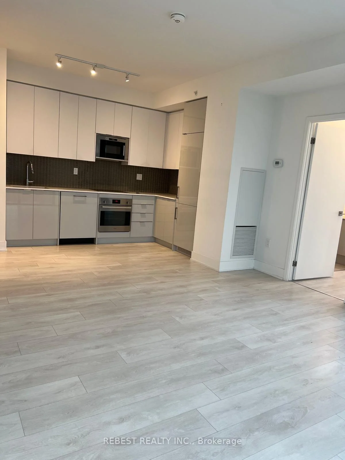 Photo 36 of Unit 402, 2908 Highway 7 Road, Vaughan, Concord — HOMEH