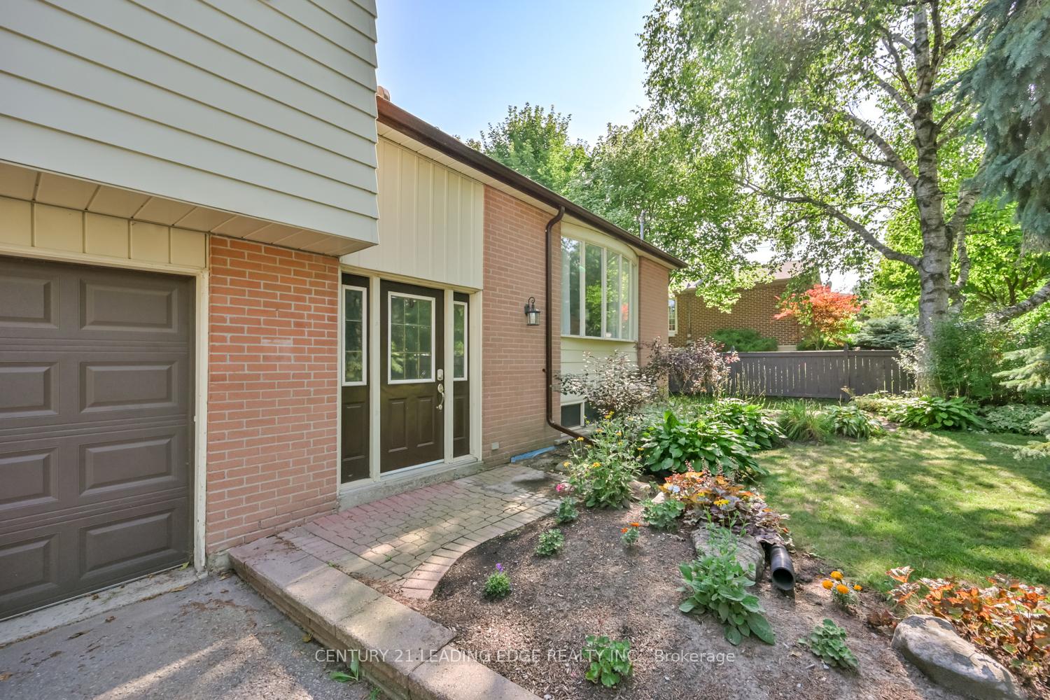 Photo 4 of 21 Jonathan Street, Uxbridge — HOMEH