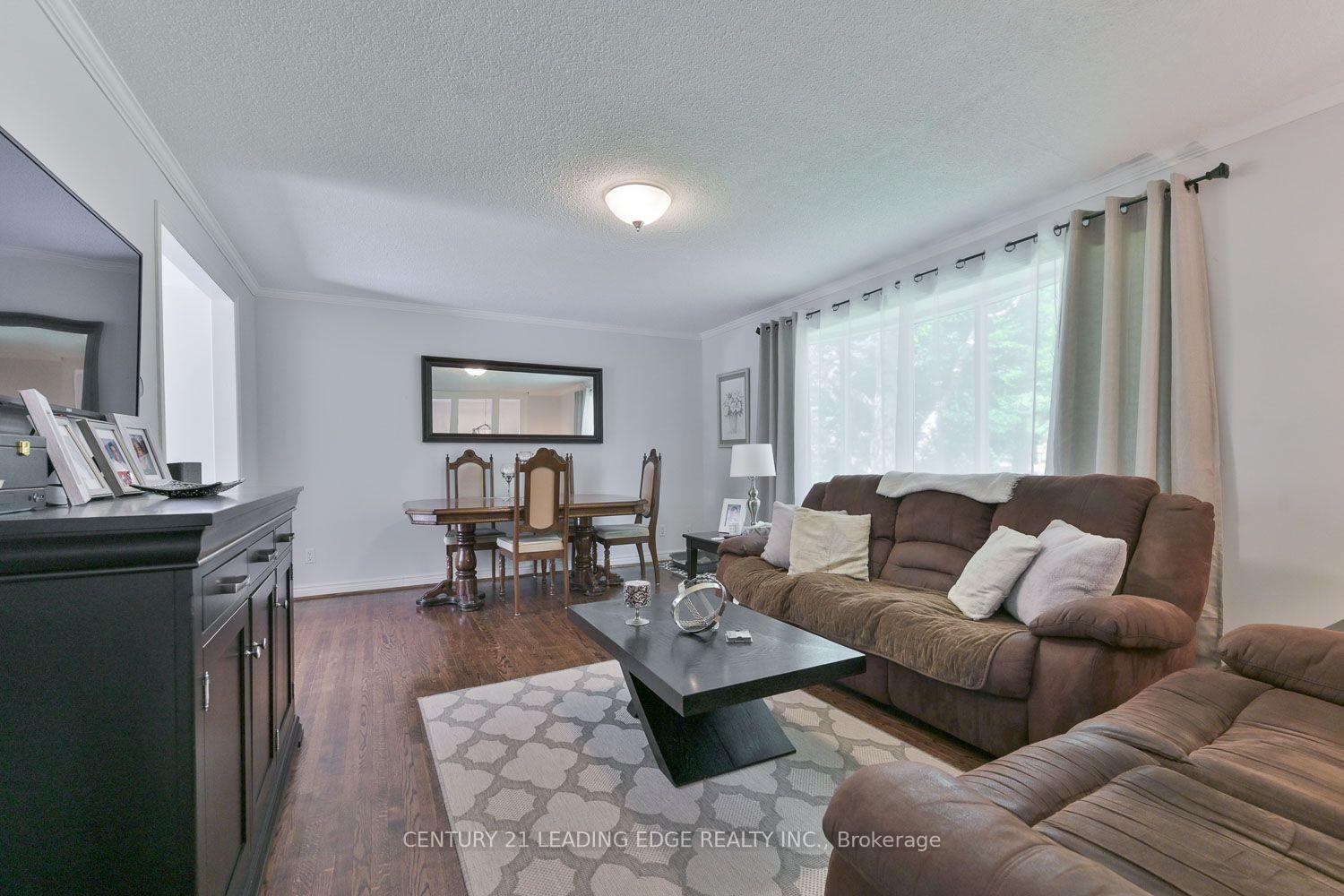 Photo 6 of 21 Jonathan Street, Uxbridge — HOMEH