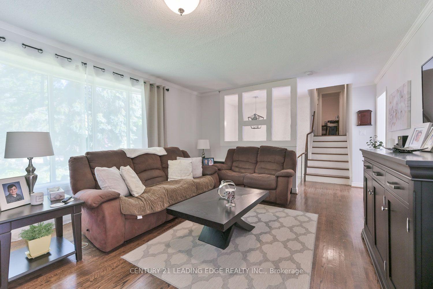 Photo 7 of 21 Jonathan Street, Uxbridge — HOMEH