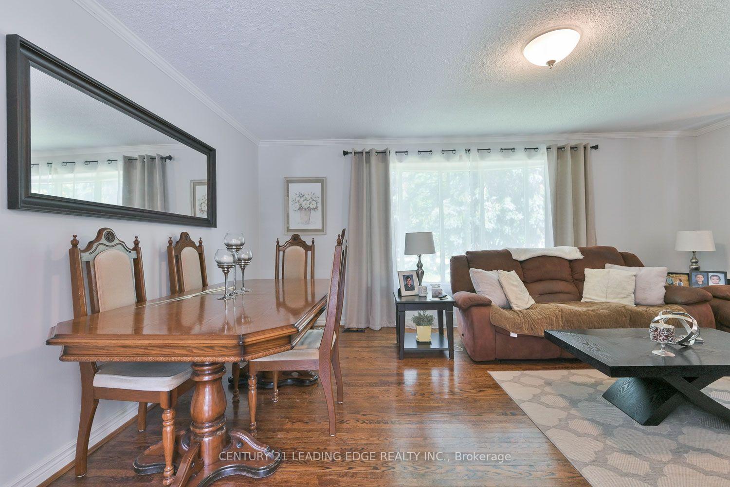 Photo 8 of 21 Jonathan Street, Uxbridge — HOMEH