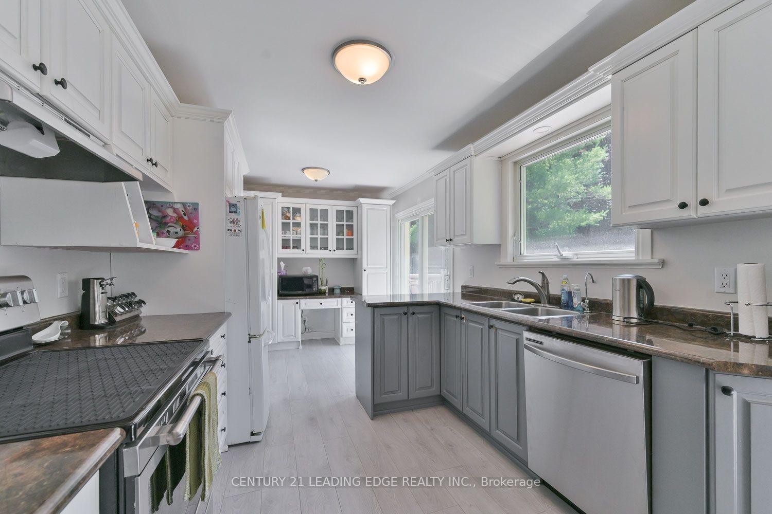 Photo 11 of 21 Jonathan Street, Uxbridge — HOMEH