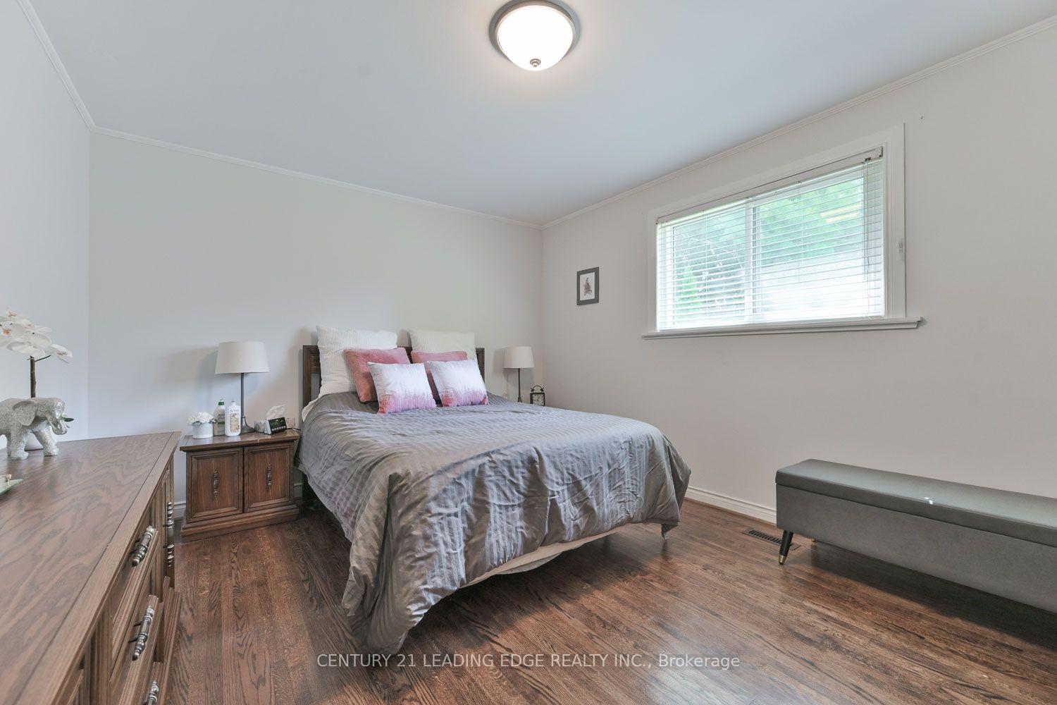 Photo 17 of 21 Jonathan Street, Uxbridge — HOMEH