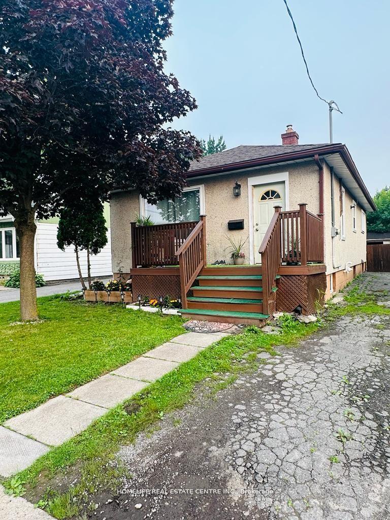 Photo 3 of 10 Parkwood Drive, St. Catharines, Secord Woods — HOMEH
