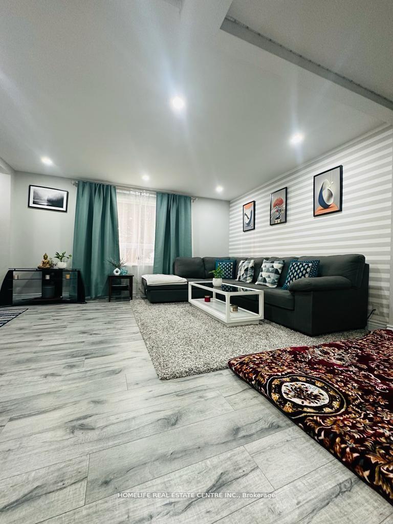 Photo 4 of 10 Parkwood Drive, St. Catharines, Secord Woods — HOMEH
