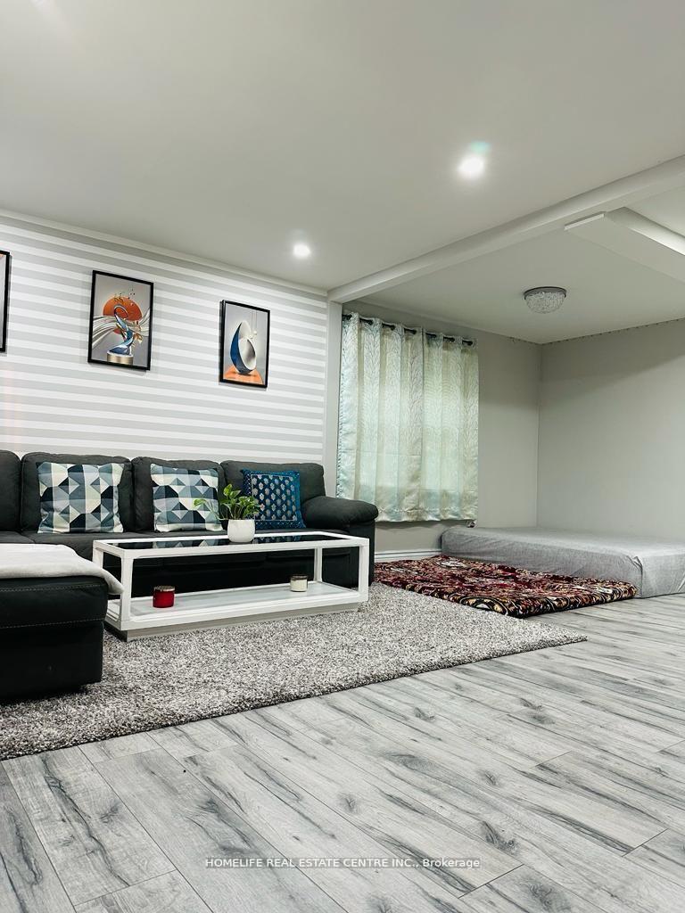 Photo 5 of 10 Parkwood Drive, St. Catharines, Secord Woods — HOMEH