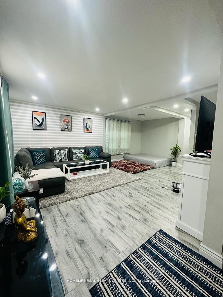 Photo 7 of 10 Parkwood Drive, St. Catharines, Secord Woods — HOMEH