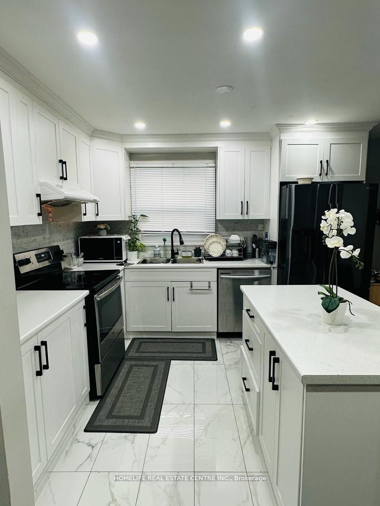 Photo 11 of 10 Parkwood Drive, St. Catharines, Secord Woods — HOMEH