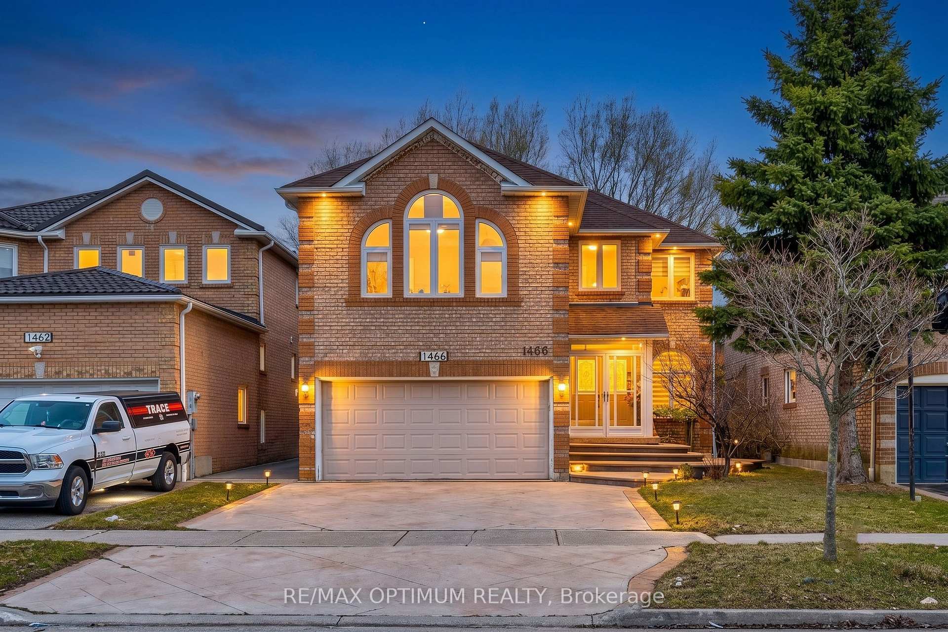 Front of 1466 Willowvale Gardens
