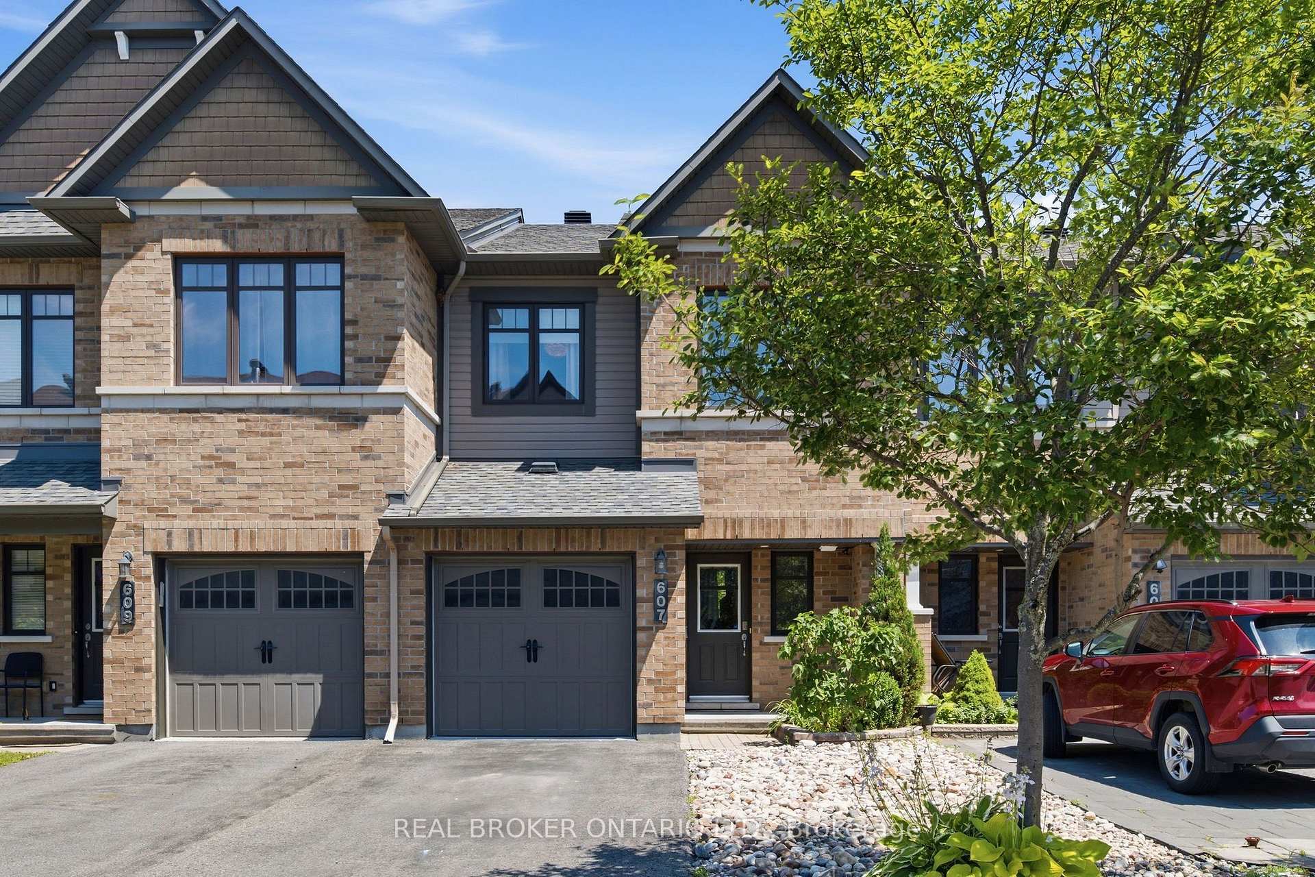 Photo 2 of 607 Petrichor Crescent, Ottawa, Avalon West — HOMEH